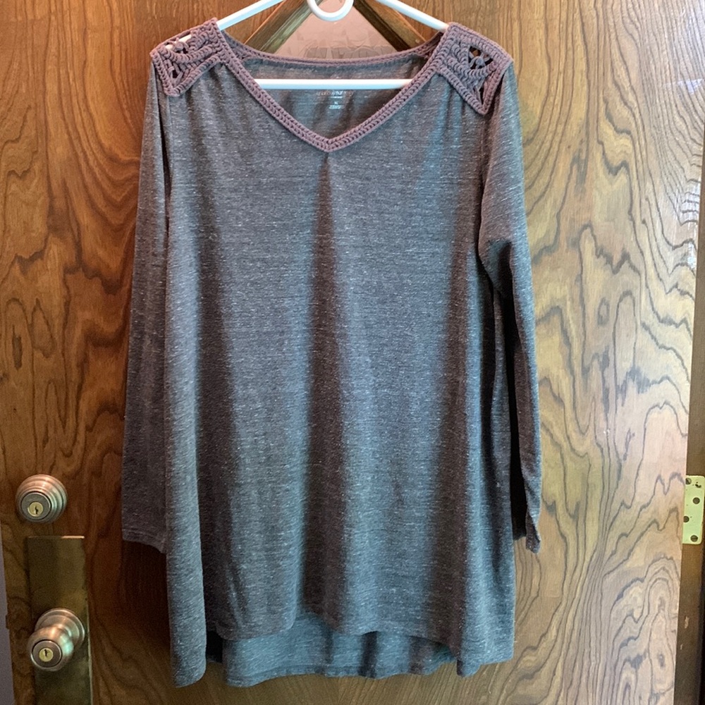 XL Lace Shoulder Long Sleeve Maternity
